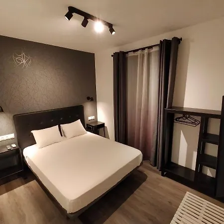 Room Pride-2